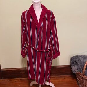 Vintage terrycloth robe in EUC